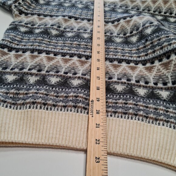 Vintage Tundra Canada Sweater - Picture 7 of 9